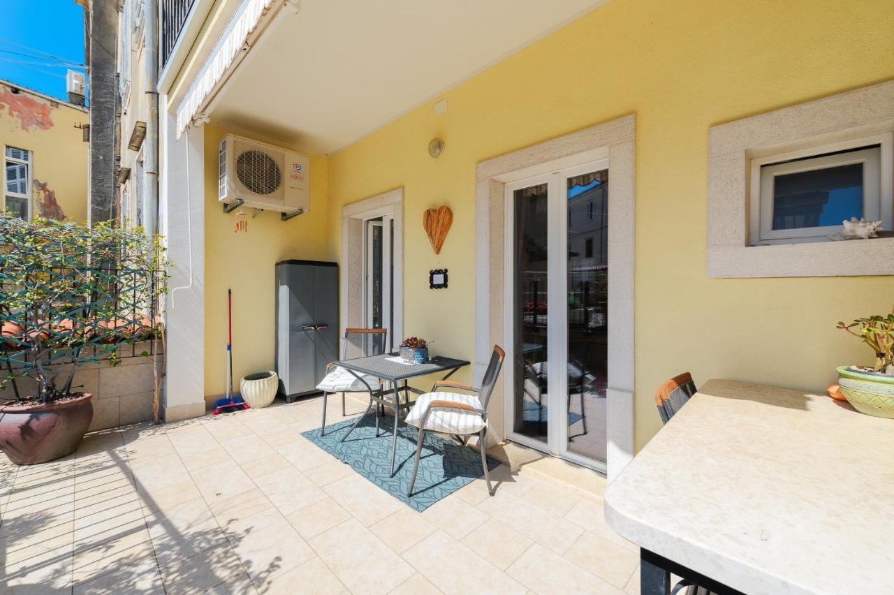 Apartment Nina Porec Exterior photo